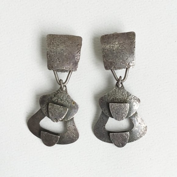 Vintage Marjorie Baer Textured Silver Tone Modernist Dangle Clip-On Earrings - Picture 1 of 3